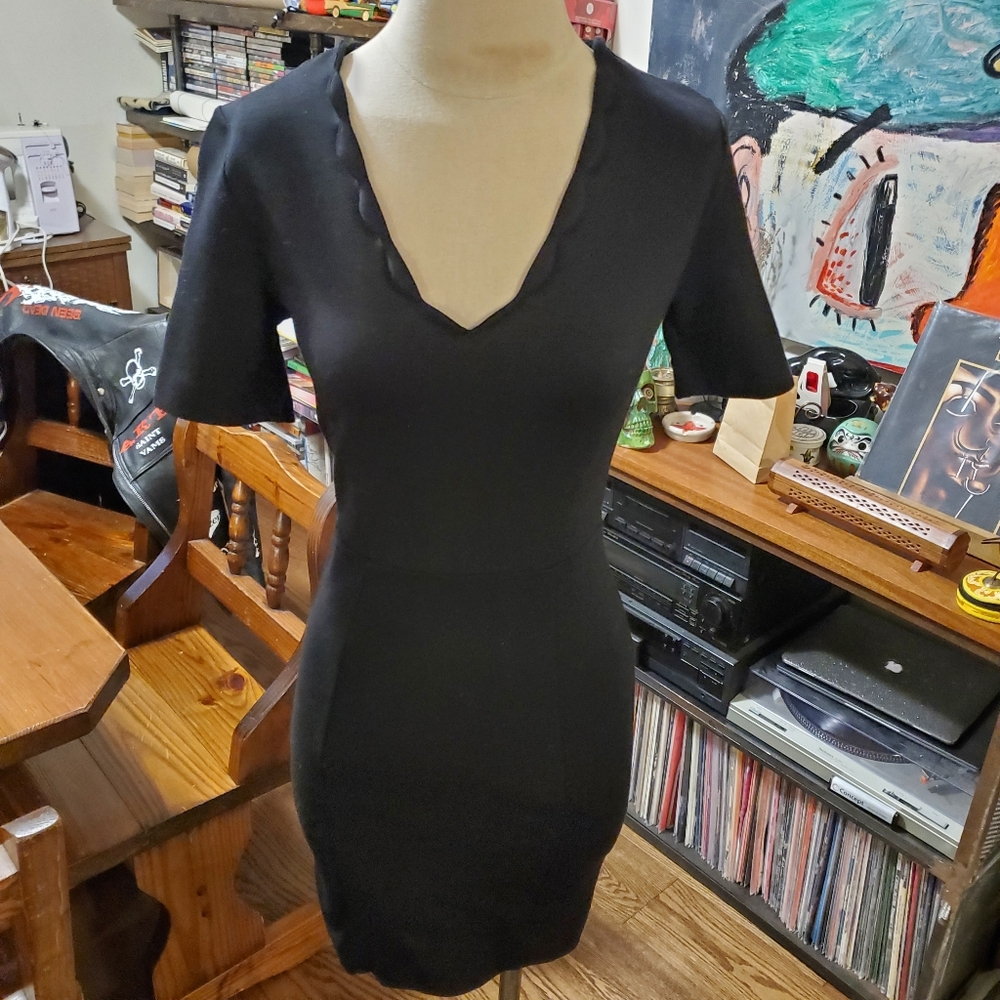 NWT French Connection Black Dress Lula Ponte Stretch LBD Classic Knit Scallop 6